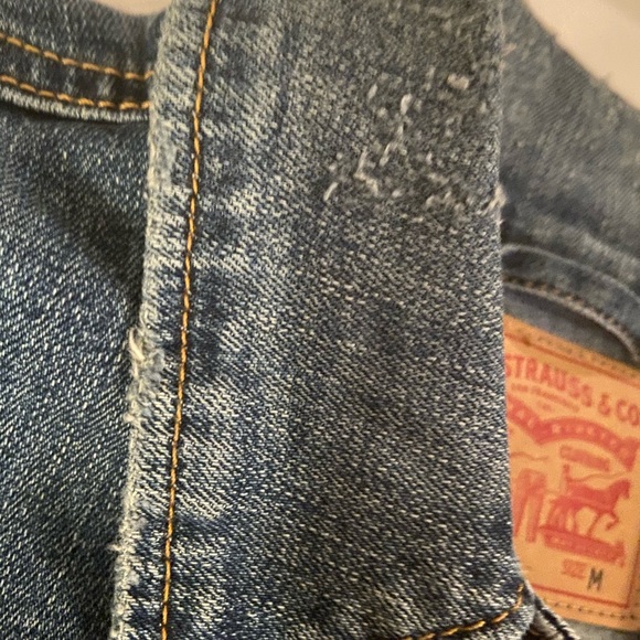 NWOT LEVI’S Denim Jacket - Medium - Picture 5 of 5